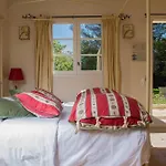 Domaine Des Escaunes Hotell 4*
