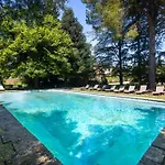Domaine Des Escaunes Hotell 4*