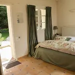 Hotell Domaine Des Escaunes Sernhac