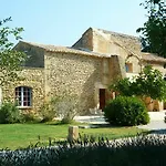Domaine Des Escaunes 4*