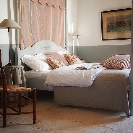 Domaine Des Escaunes 4*