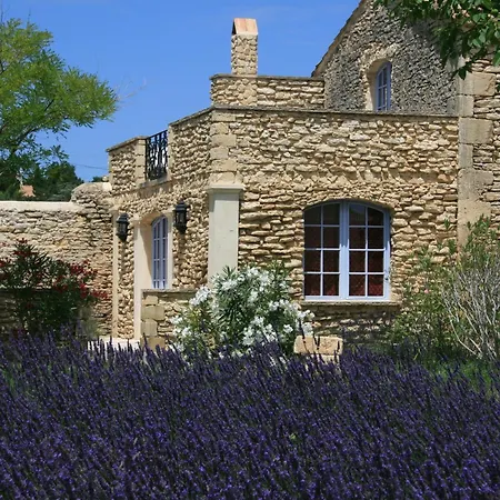 Domaine Des Escaunes Отель Sernhac