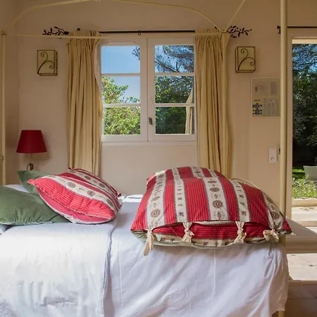 Domaine Des Escaunes Hotel 4*