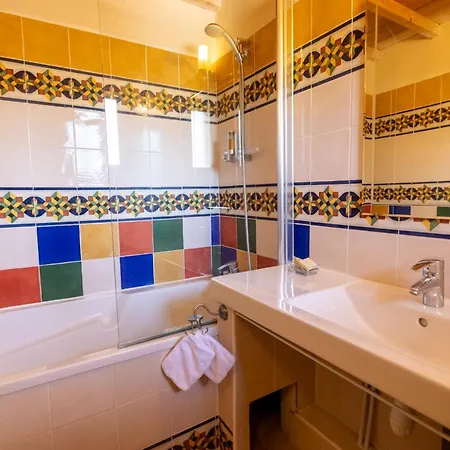 Hotel Domaine Des Escaunes 4*