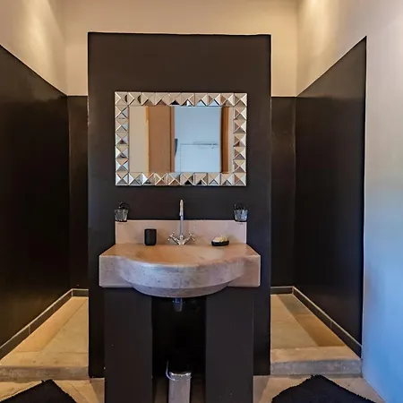 Domaine Des Escaunes فندق Sernhac