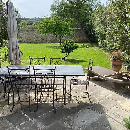 Domaine Des Escaunes 4*