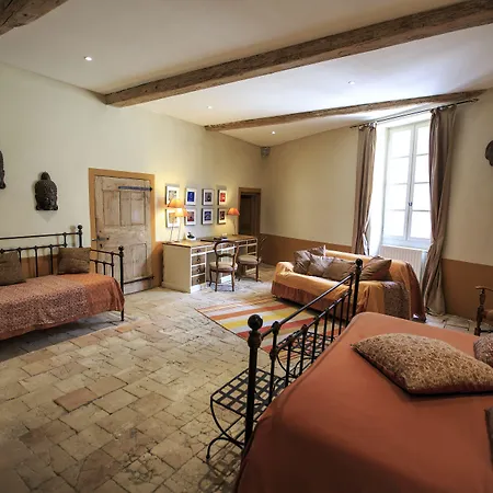 Domaine Des Escaunes فندق 4*