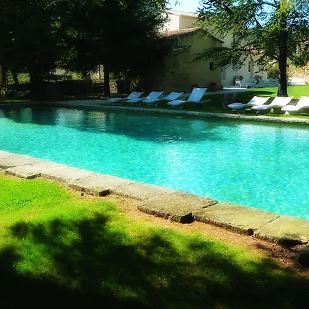 فندق Domaine Des Escaunes Sernhac