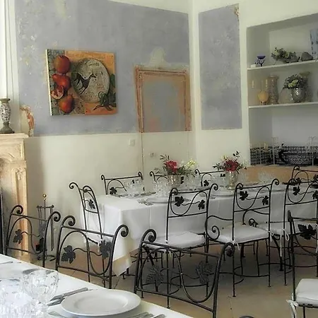 Domaine Des Escaunes Otel Sernhac