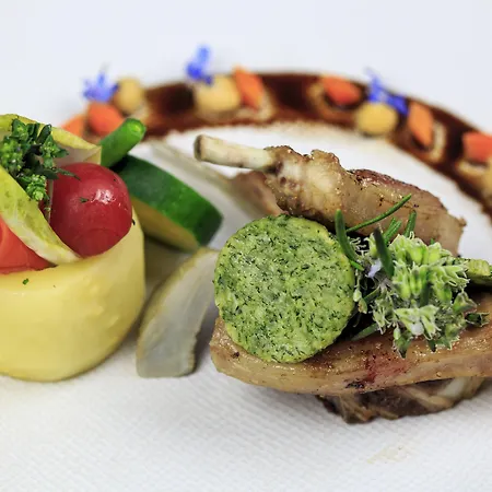 Domaine Des Escaunes Hotel 4*