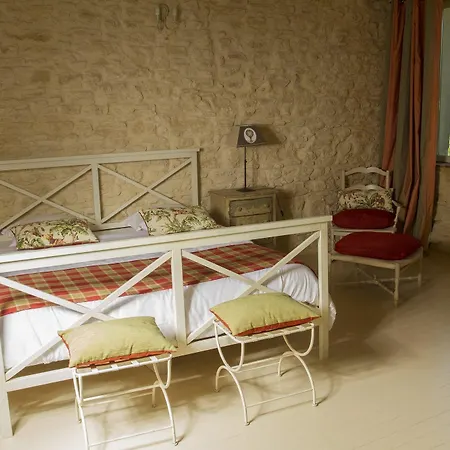 Domaine Des Escaunes 4*