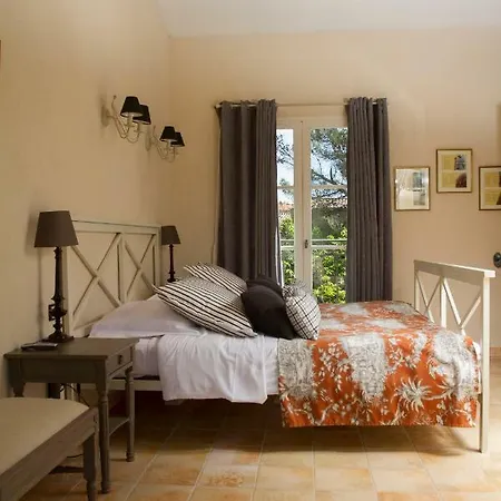 Domaine Des Escaunes Hotel