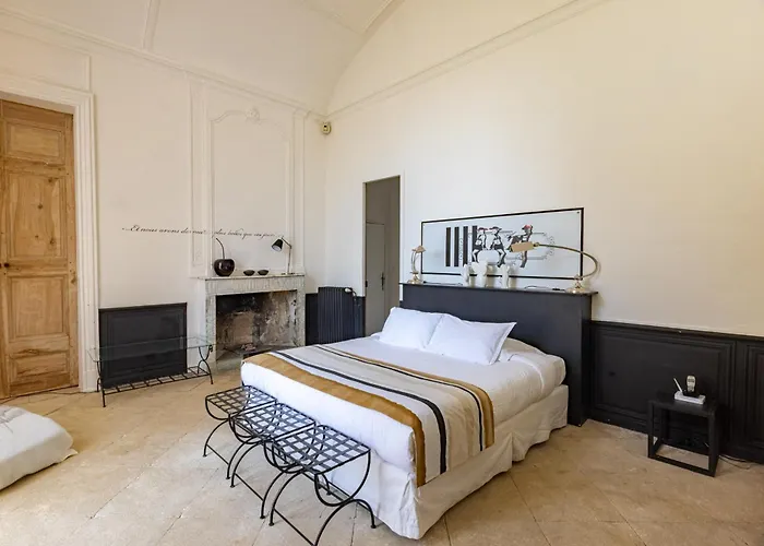 호텔 Domaine Des Escaunes 4*