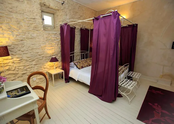 호텔 Domaine Des Escaunes 4*