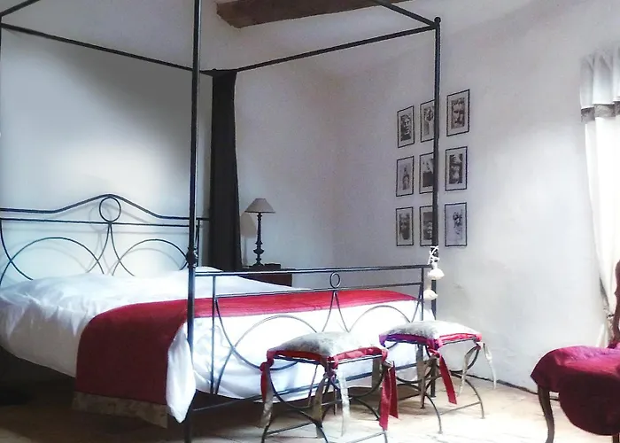 Отель Domaine Des Escaunes 4*