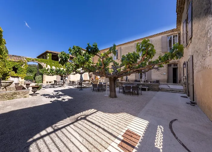 Domaine Des Escaunes 4* Sernhac