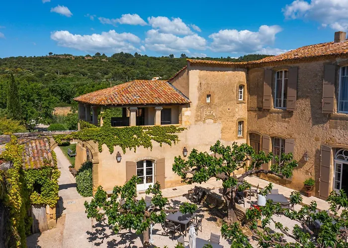 호텔 Domaine Des Escaunes 4*