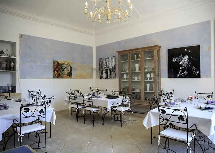Domaine Des Escaunes 4*
