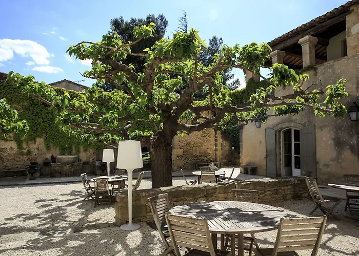 Отель Domaine Des Escaunes